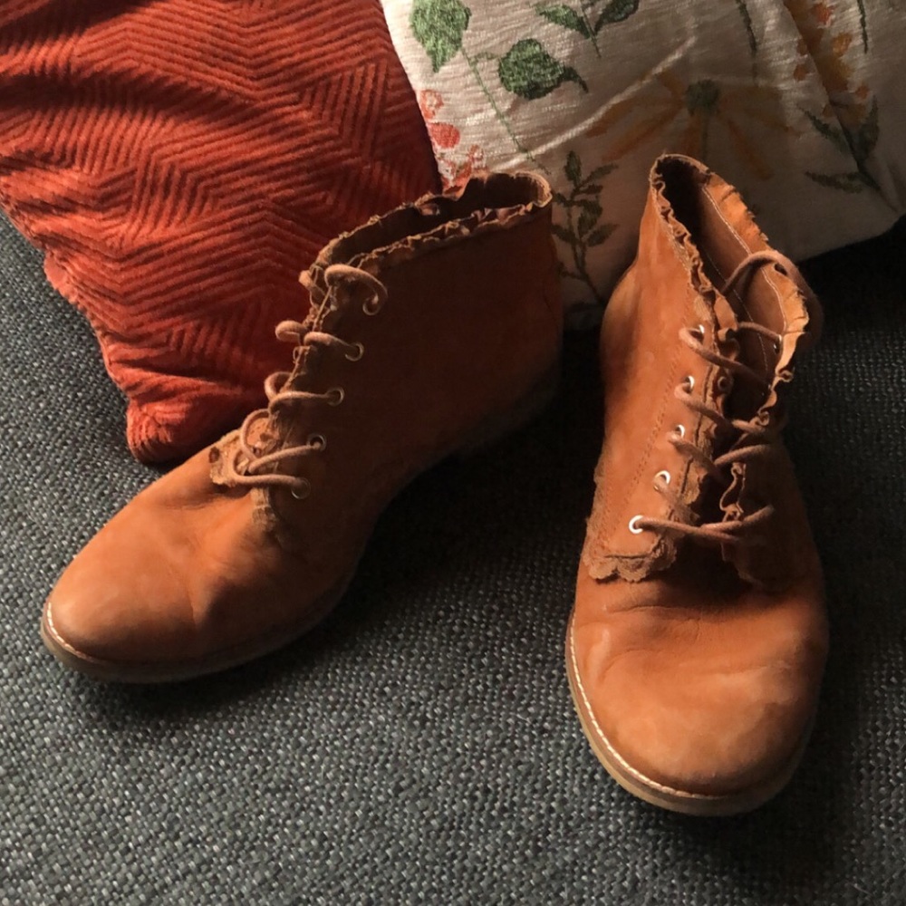 Gianni Bini booties
